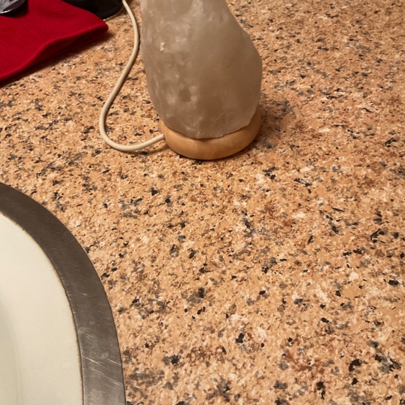 Himalayan Salt Lamp - Picture 3 of 10